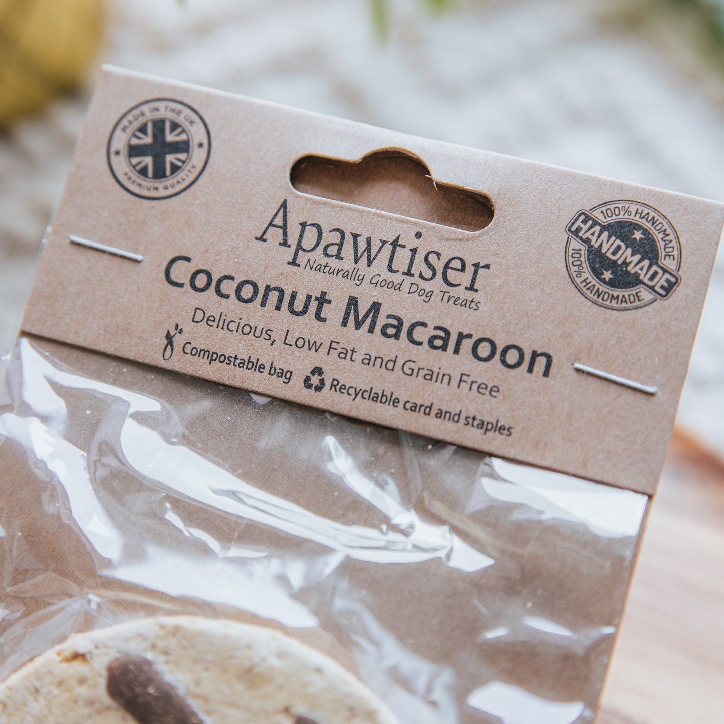 Coconut Macaroon | Apawtiser